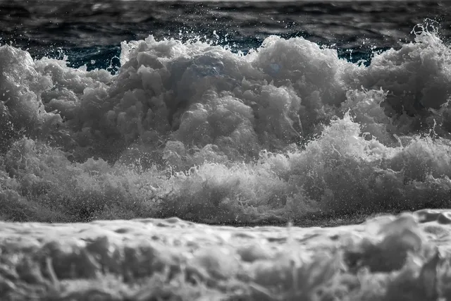 Tully Farrell on the wave of the day