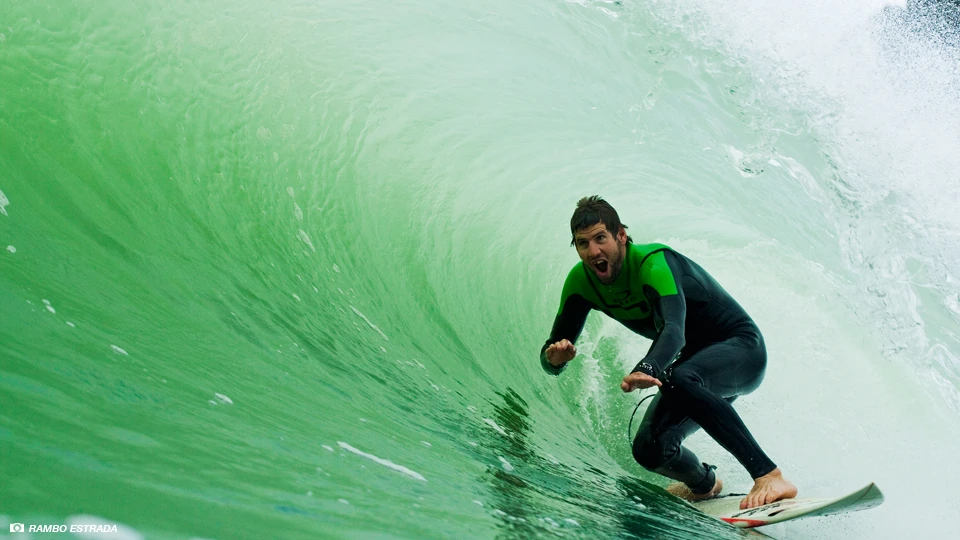 Leon again having fun inside the tube. Photo: Estrada