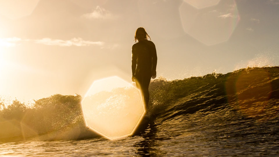 Ellis cruising, Manu Bay evening light | Photo: Jereme Aubertin