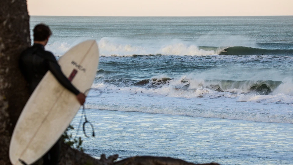 Benny looks on as Parthemore nicely ticks off the 'last wave syndrome' blues